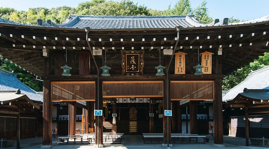 ⛩️ 에히메현 호국 신사 (에히메켄 고코쿠진자) 이미지 1